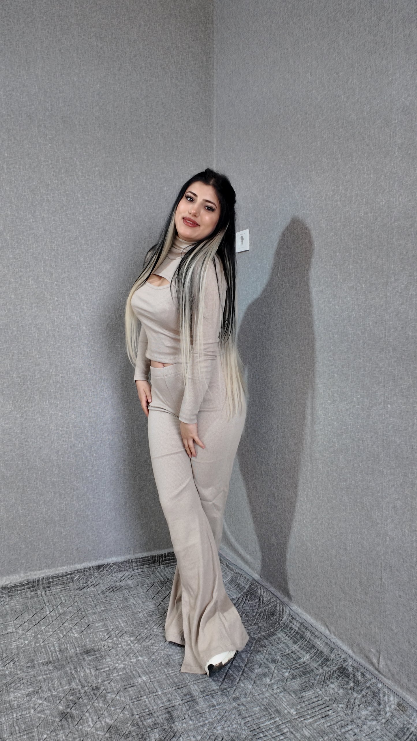 Göğüs Dekolteli Kaşkorse Takım Bej